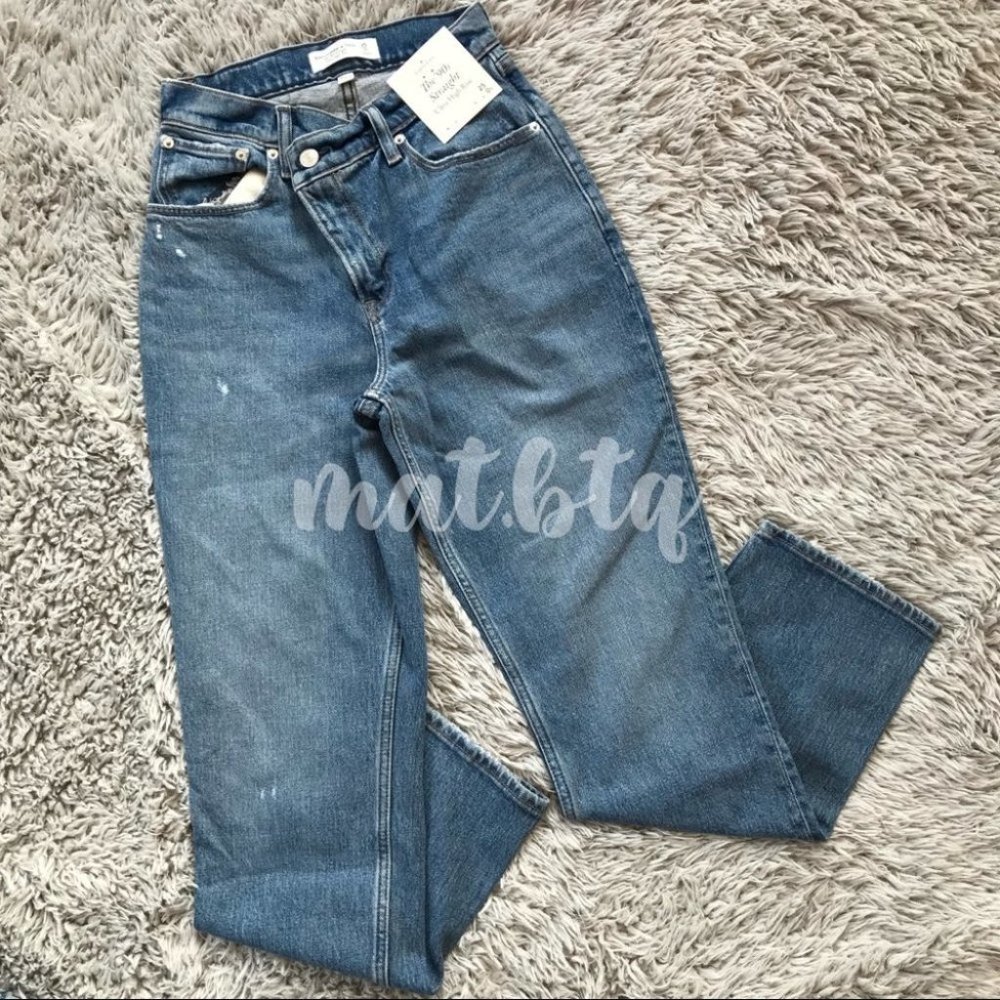 Abercrombie & Fitch Ultra High Rise The 90s Straight Jeans 25 0S